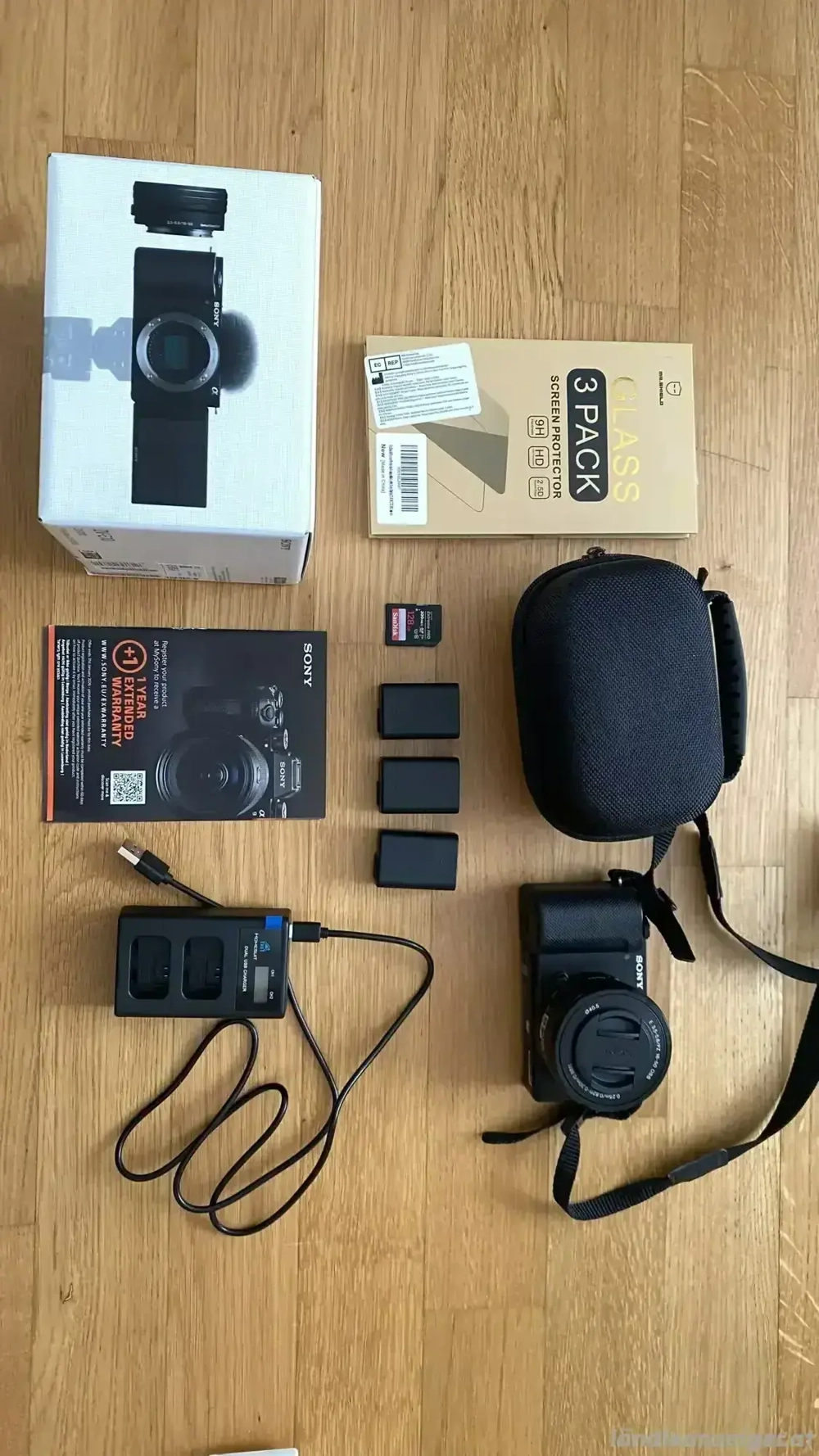 Sony Alpha ZV-E10L + Starter-Kit - Objektiv, Tasche, Ladestation, SD-Karte
