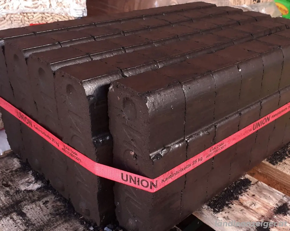 Braunkohlebriketts Rekord je 25kg Pack