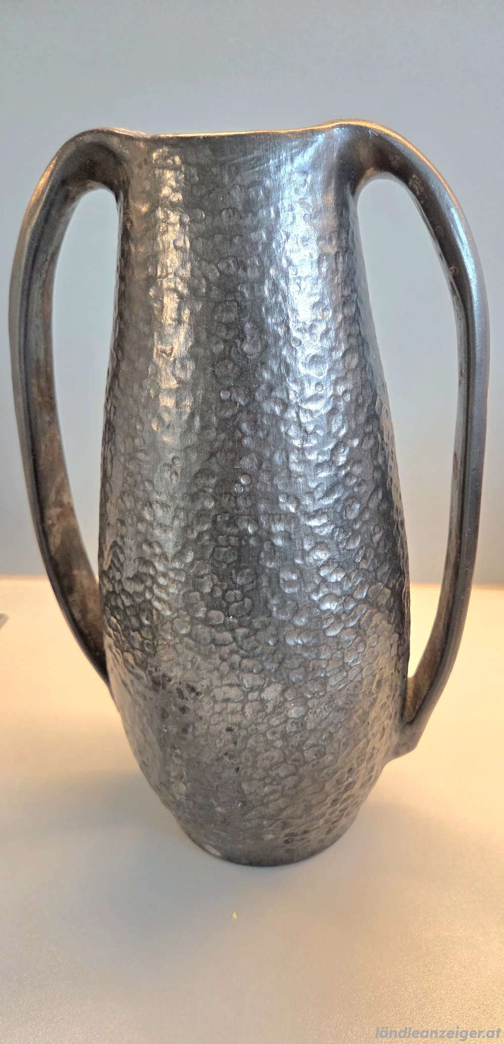 Vase mit Henkeln