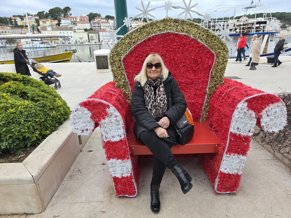 Nette Wienerin,64,NR sucht netten Partner