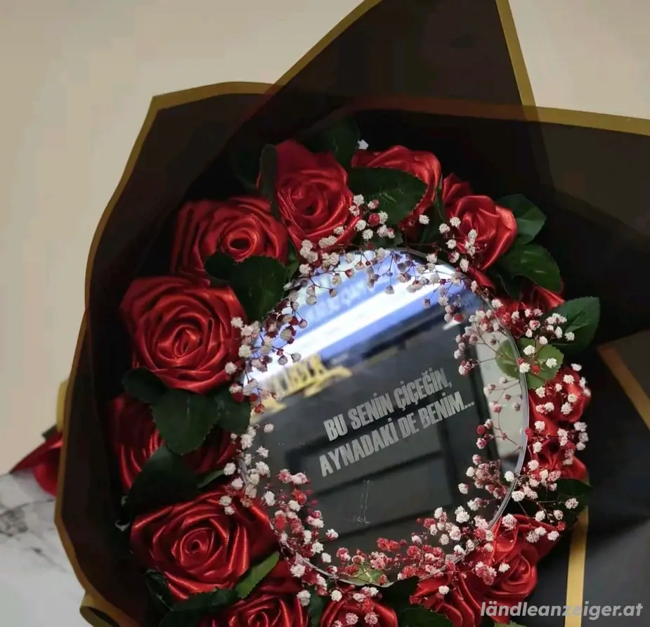 Satinband-Blumen mit Spiegel   Personalisiert nach Wunsch