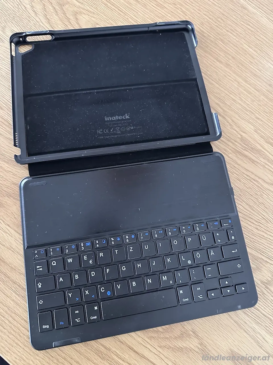 iPad Hülle mit Tastatur