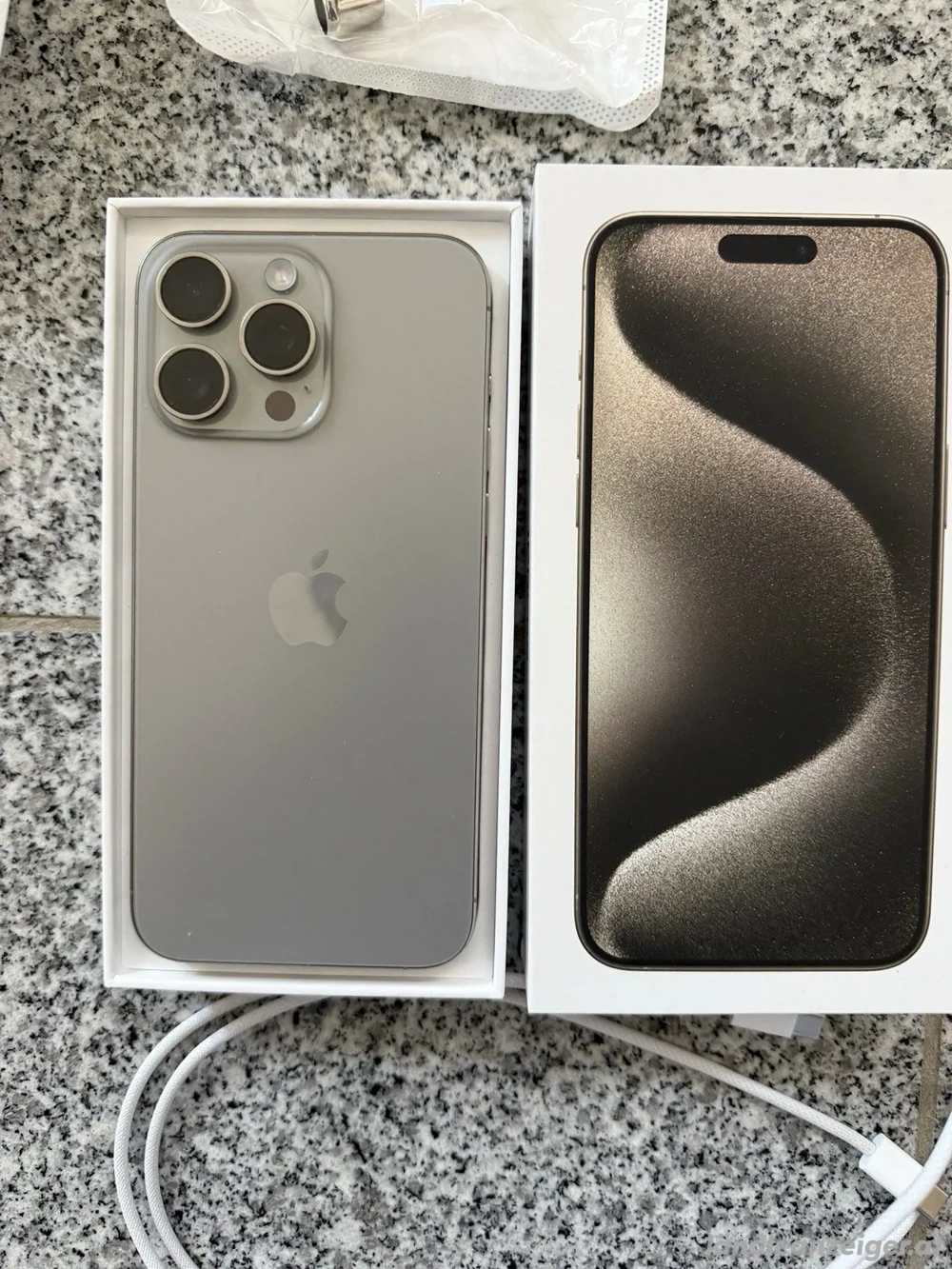 Appel iphone 15 pro Max 1tb Titan natur ohe Simlock 