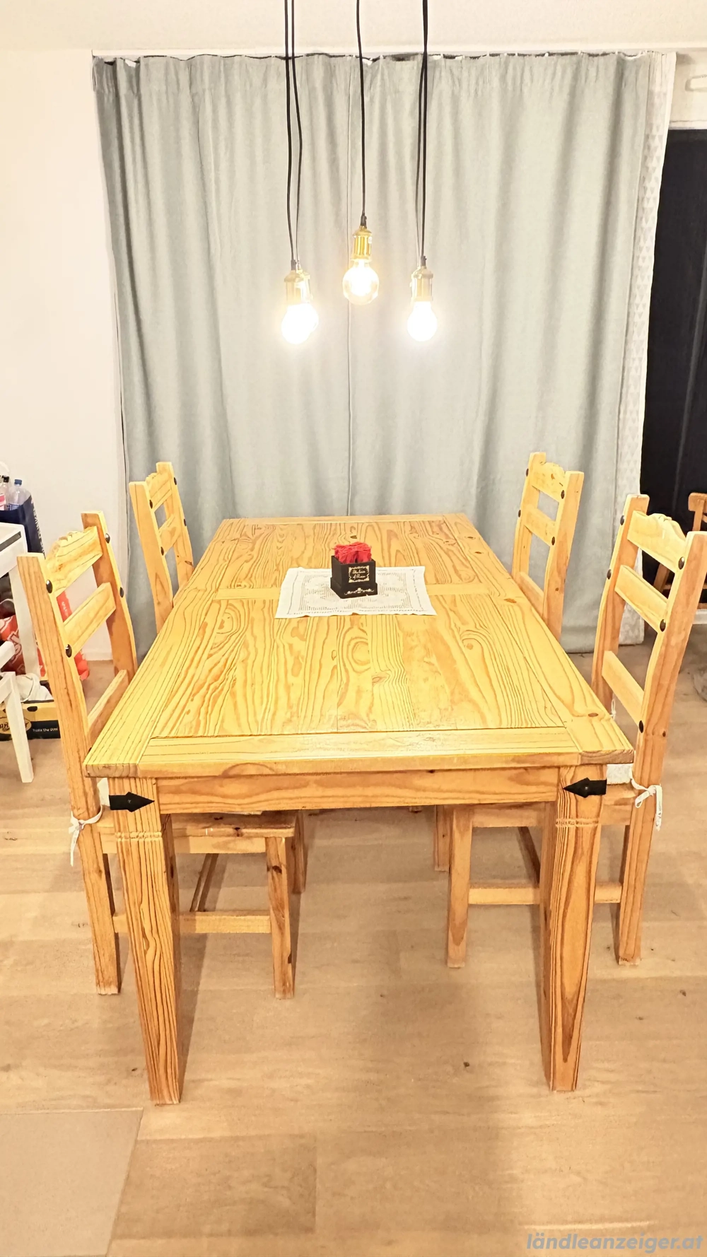 Esstisch aus Holz mit 4 Stühlen-Nichtraucher Haushalt in Buch, Vorarlberg 