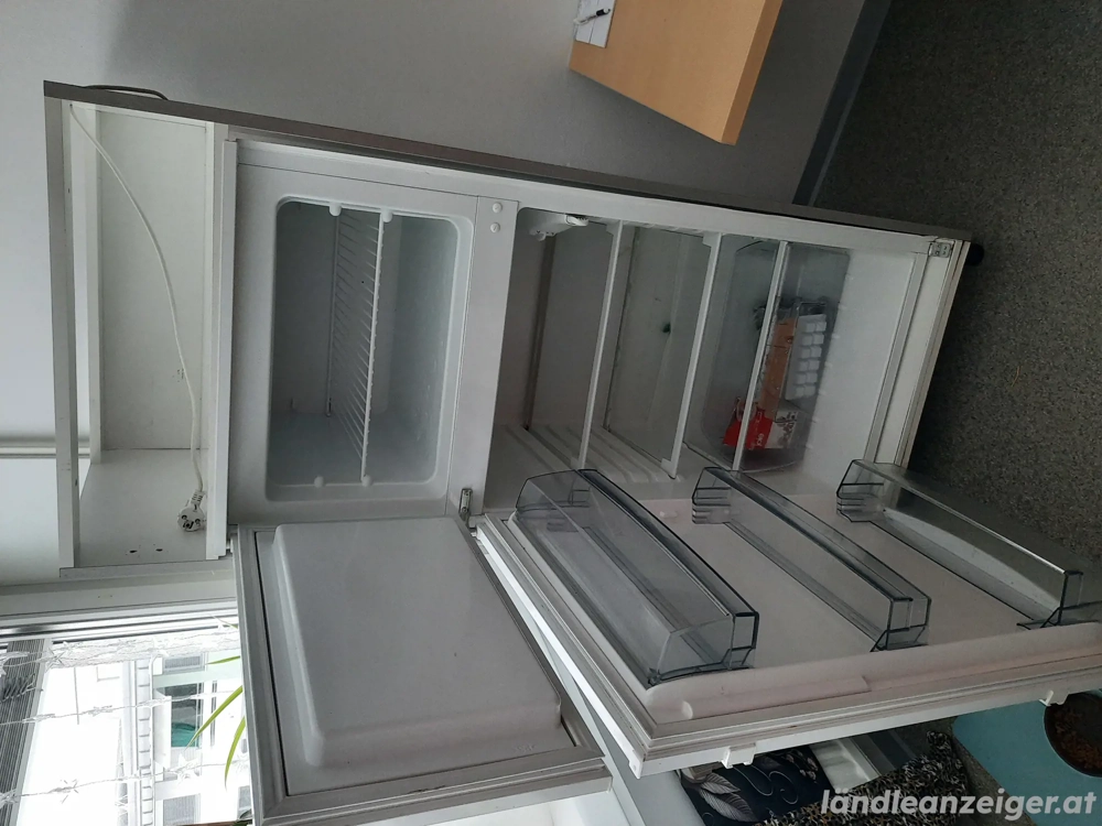 Kühl-gefrierkombination 