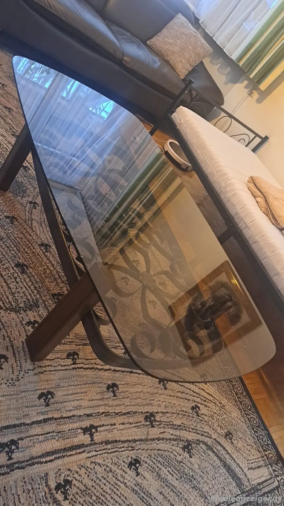 Glastisch fürs Wohnzimmer