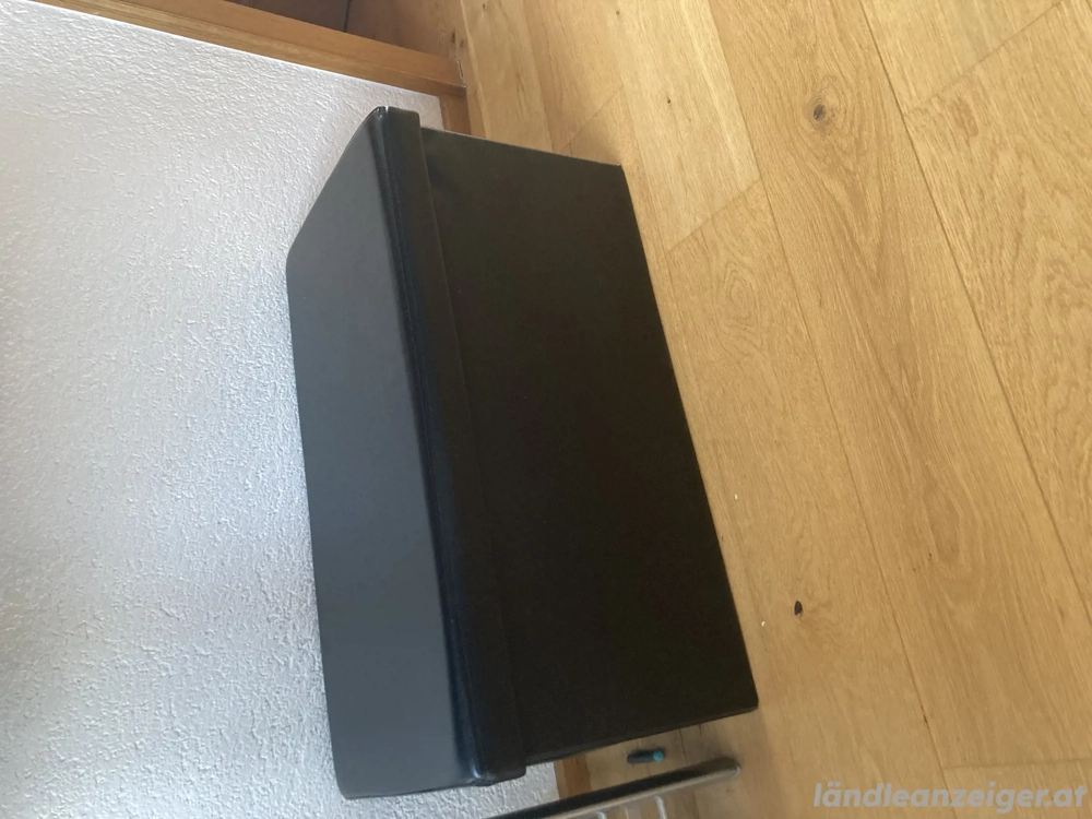 Truhe aus Kunstleder schwarz