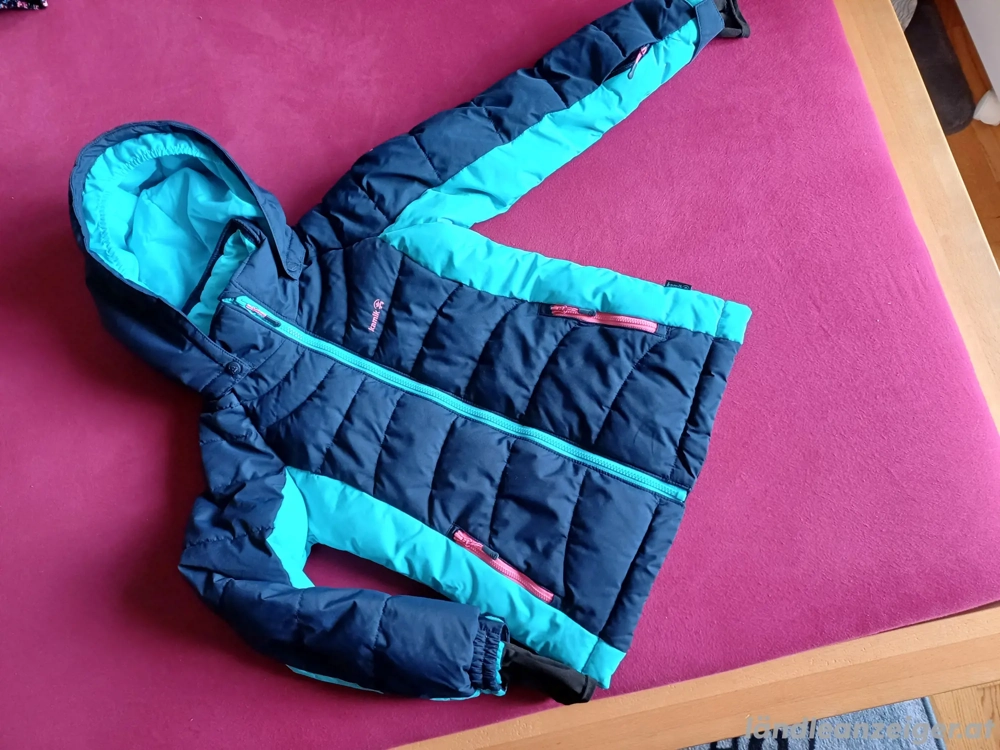 Warme Kamik Winterjacke Gr. 128 (+) für Mädchen wie Jungs geeignet