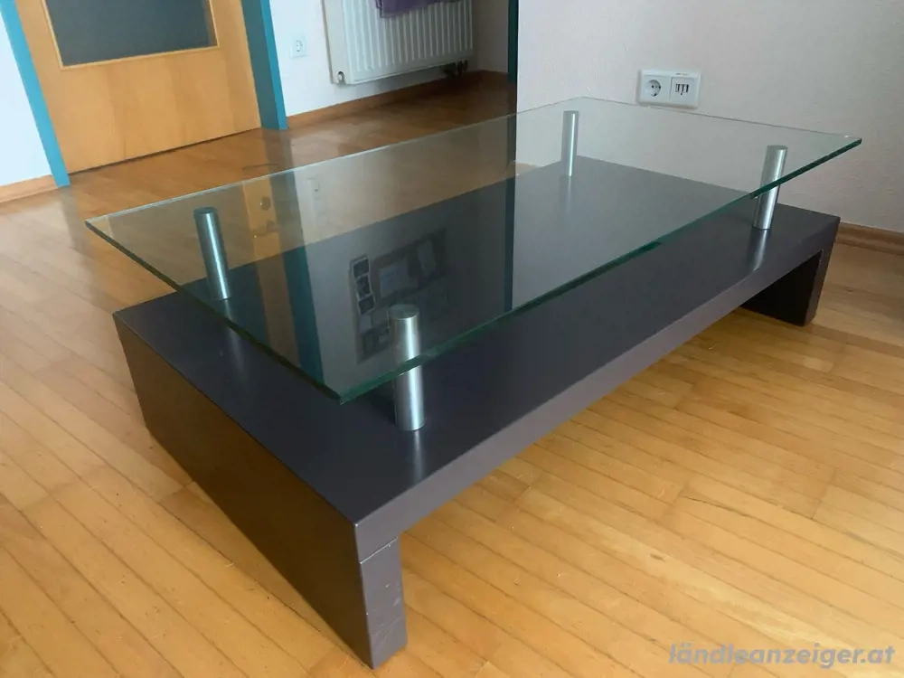 Moderner Glastisch günstig abzugeben