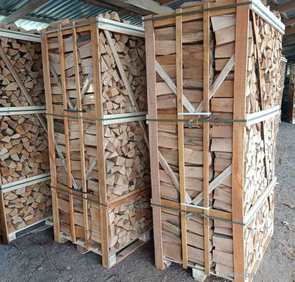 Trockenes Brennholz hat eine Restfeuchte unter 20% 