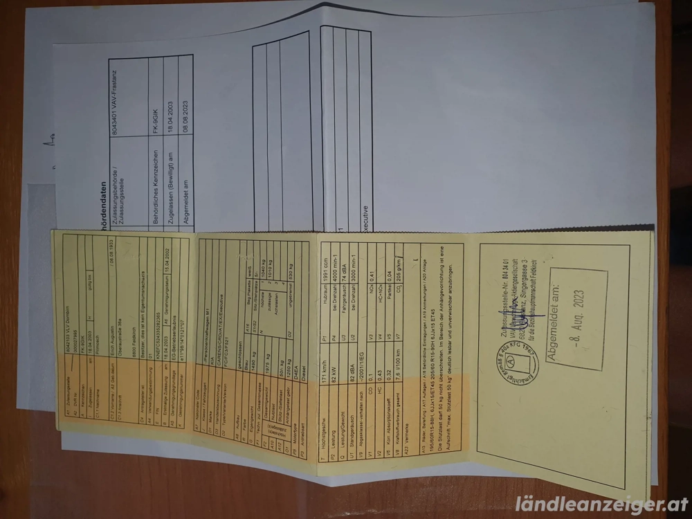 Kia Carens zu verkaufen. 
