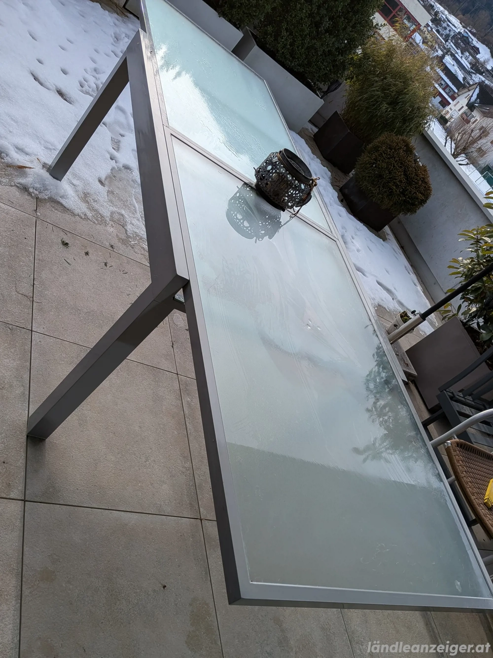 Terrassen Gartentisch zu verschenken