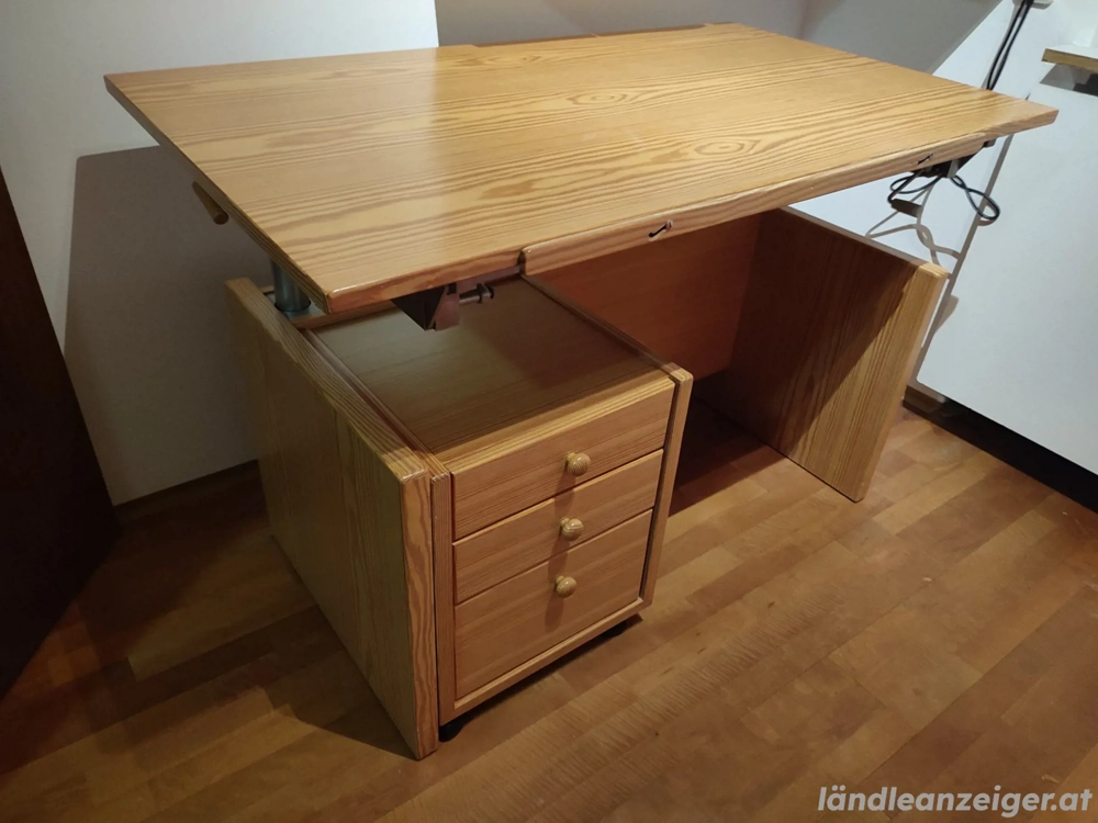 Verkaufe Schreibtisch für Kinder 
