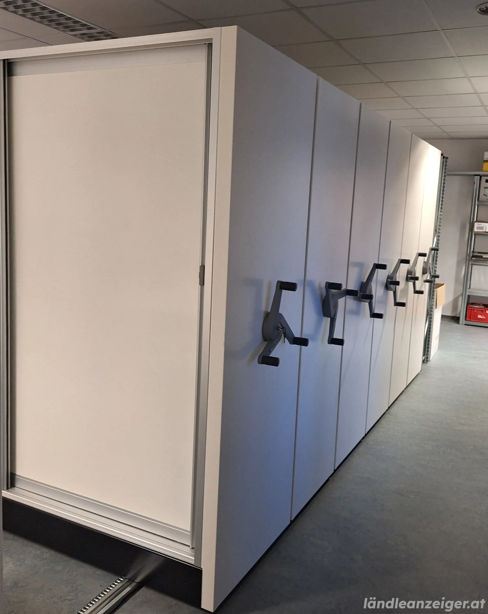 Massiver hochwertiger Archivschrank aus Stahl, bestehend aus 6 Elementen