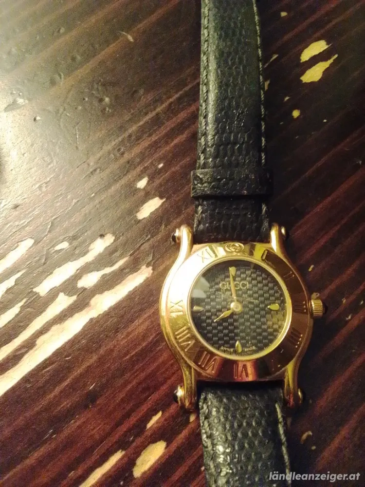 verkaufe schöne cuui uhr Damen abholen krumpter 17 München 