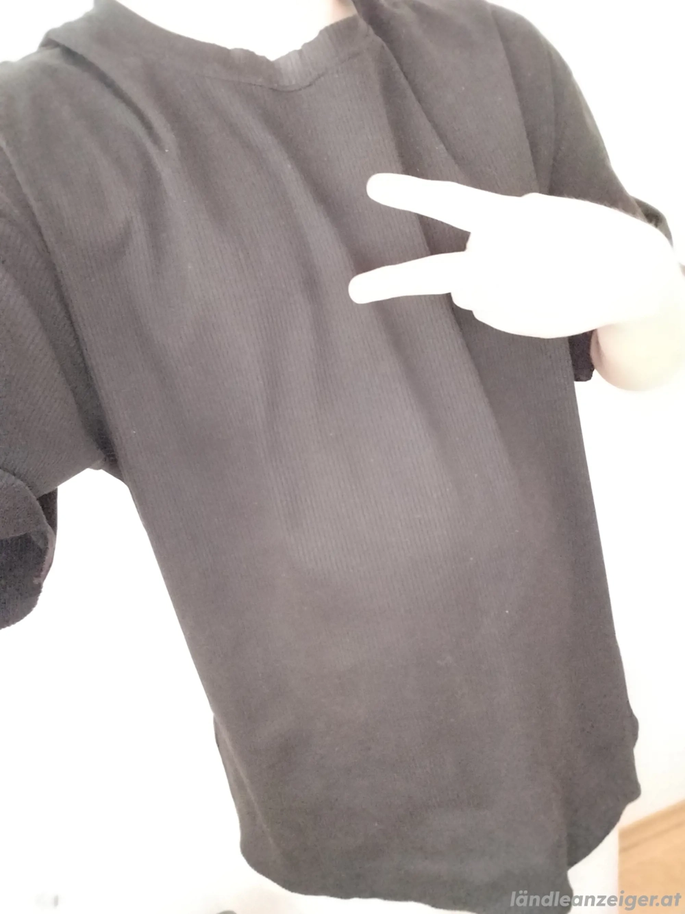 Boy sucht neue Erfahrung