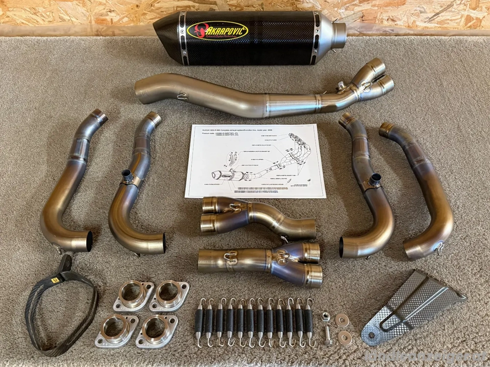 Akrapovic Evolution Auspuff Anlage 