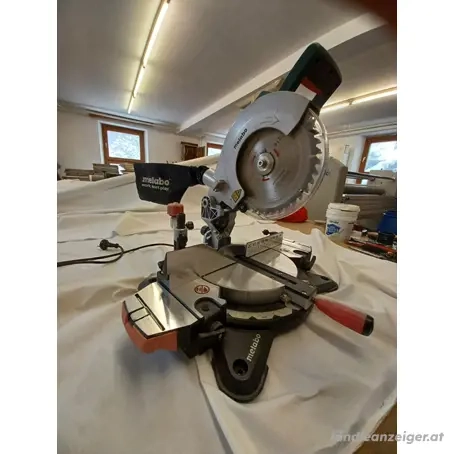 Zug-, Kapp- und Gehrungssäge