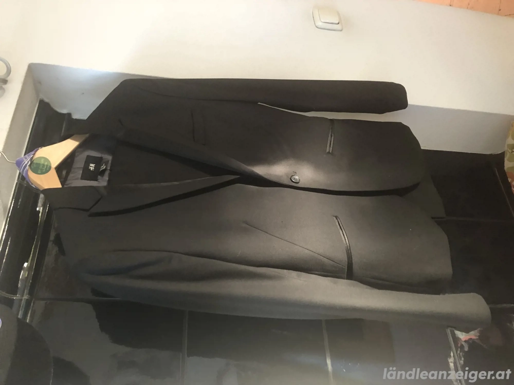 Verkaufe Herrenanzug schwarz elegant neuwertig