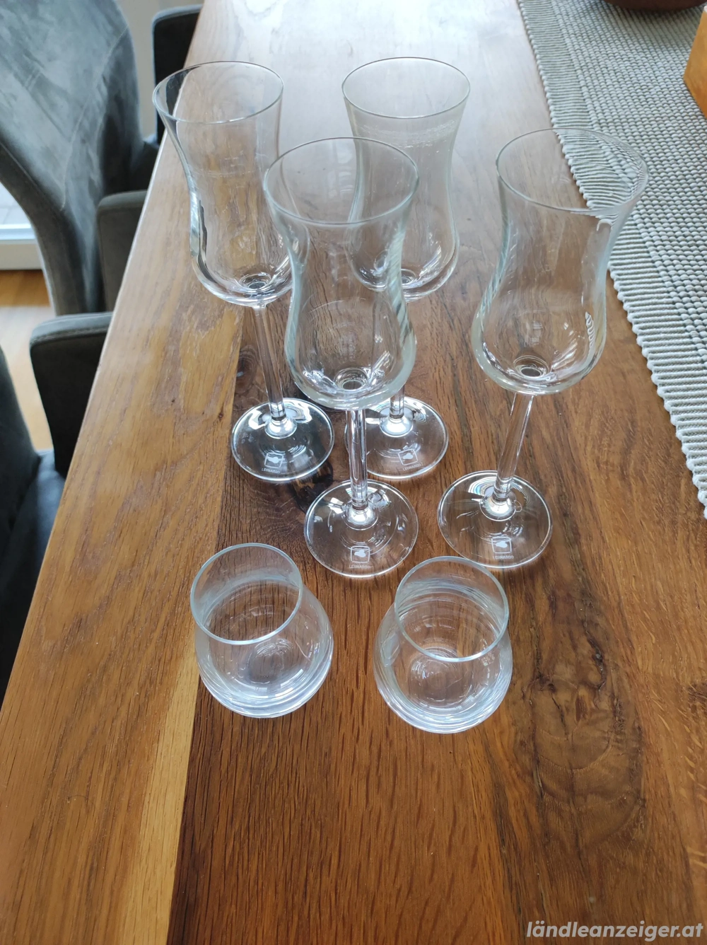 4 Schnapsgläser und 2 Rumgläser 