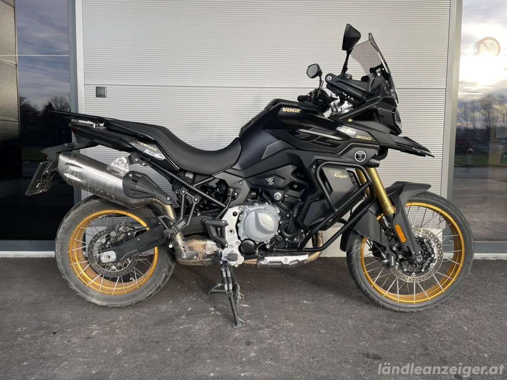 Voge 900 DSX Schwarz Mieten Kaufen