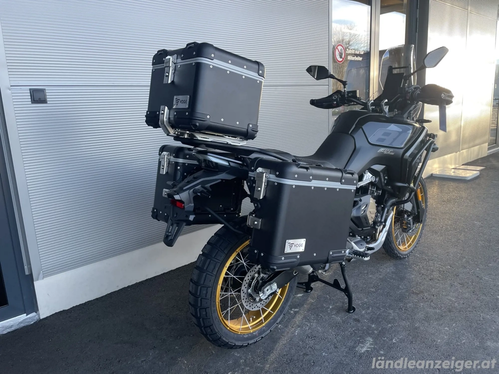 Voge 800 Rally Schwarz Mieten Kaufen
