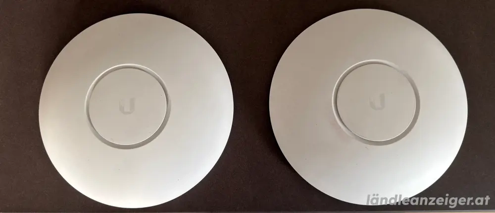 Uniquiti UniFi AP AC Pro Indoor   Outdoor Access Point (UAP-AC-PRO)