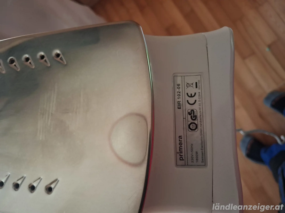 Bügeleisen, Bügelbrett