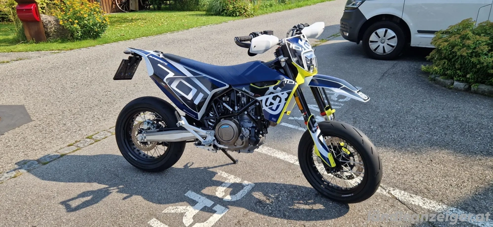 Husqvarna 701 Supermoto 2022