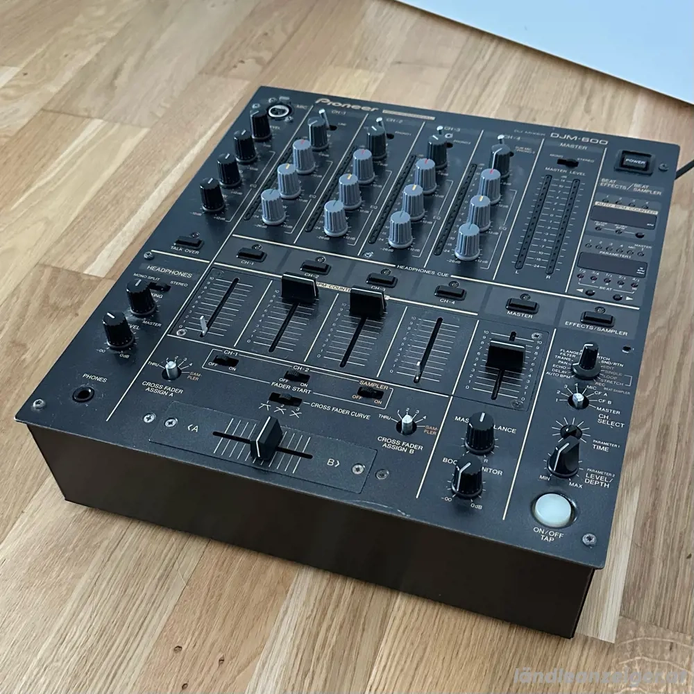 Pioneer DJM 600