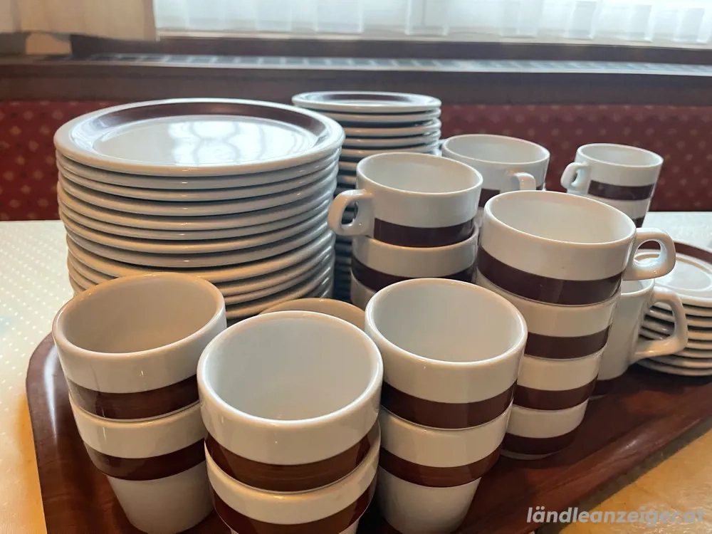 Braunrand Kaffeegeschier