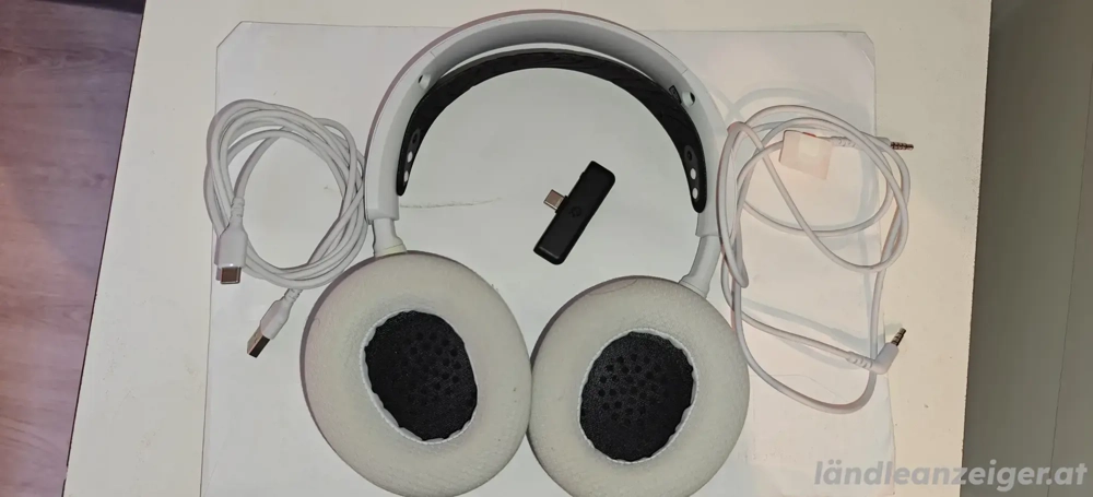 Verkaufe SteelSeries Arctis 5 Gaming-Headset in sehr gutem gebrauchten Zustand.