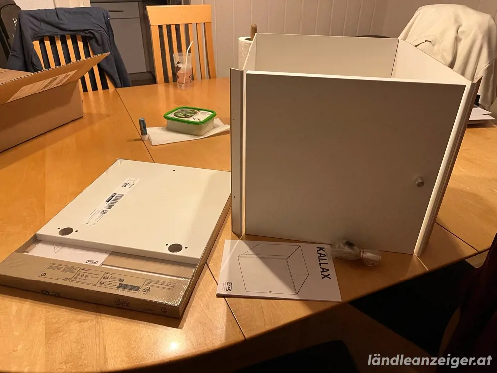 2 neue Ikea KALLAX mit Tür 33x33cm