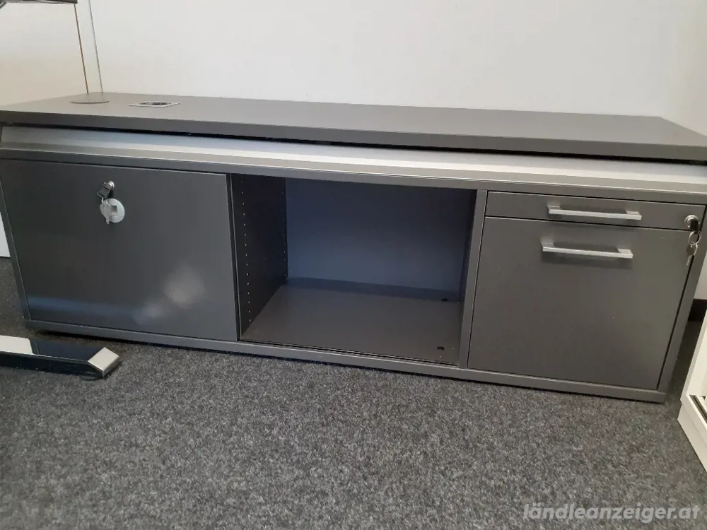 Sideboard mit Schubladen