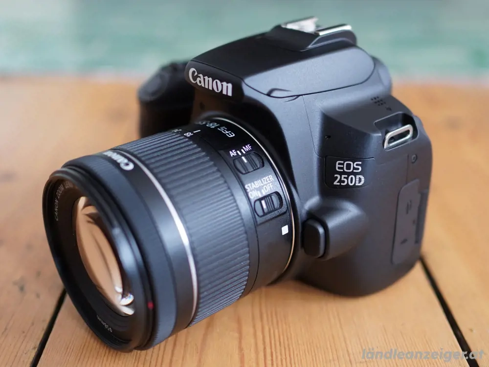 Canon EOS 250D inkl. EF-S 18-55mm Kit-Objektiv