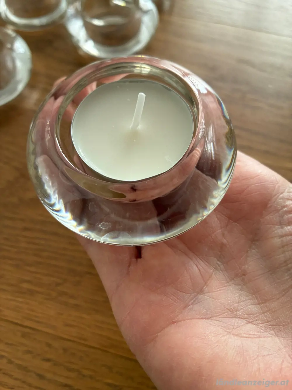 Teelichthalter aus durchsichtigem Glas