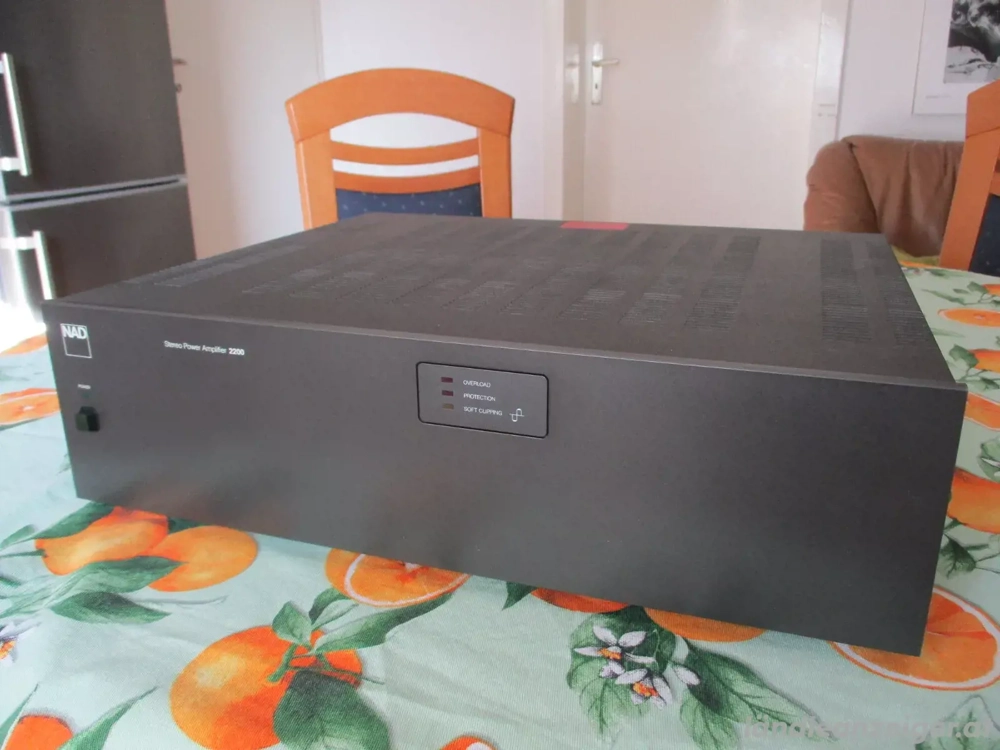 NAD 2200 High-End-Endstufe