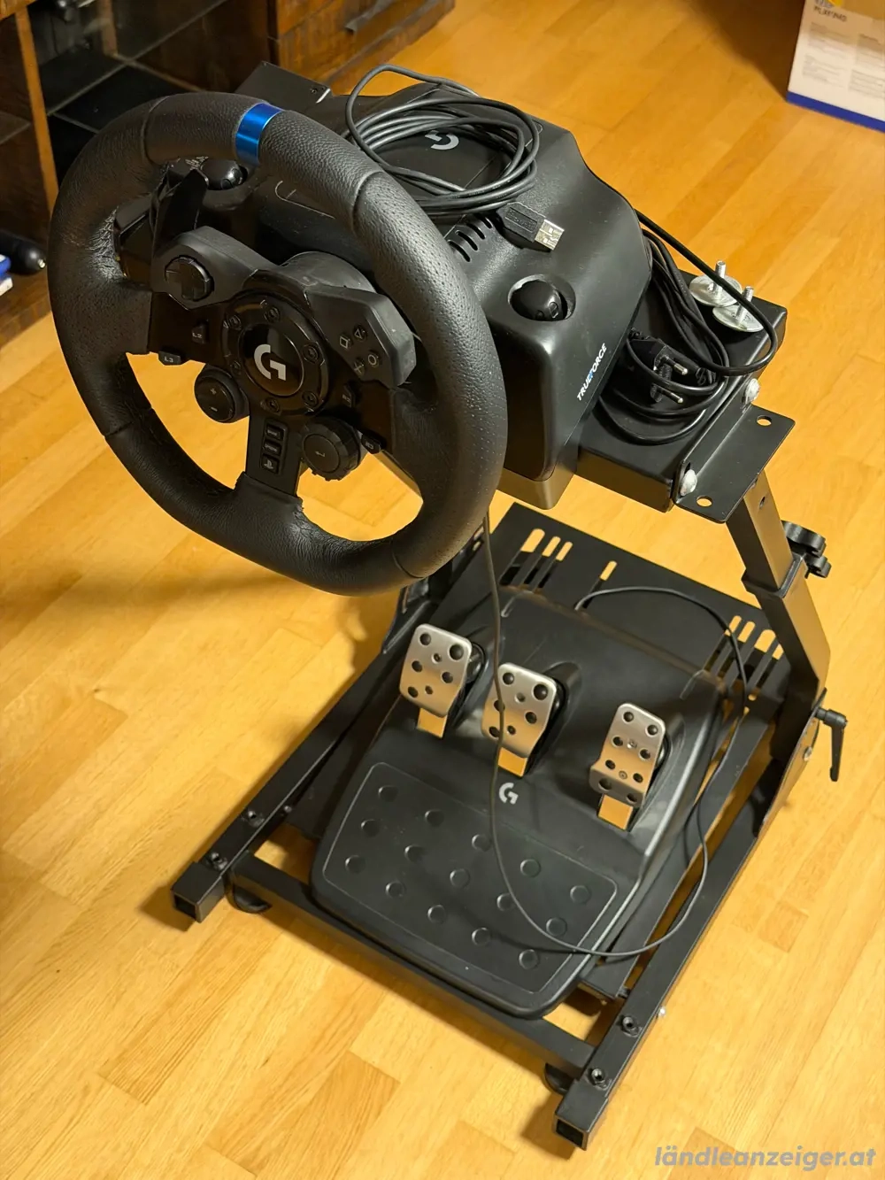 Logitech G923 inkl. Pedale + GT Omega Wheel Stand Pro