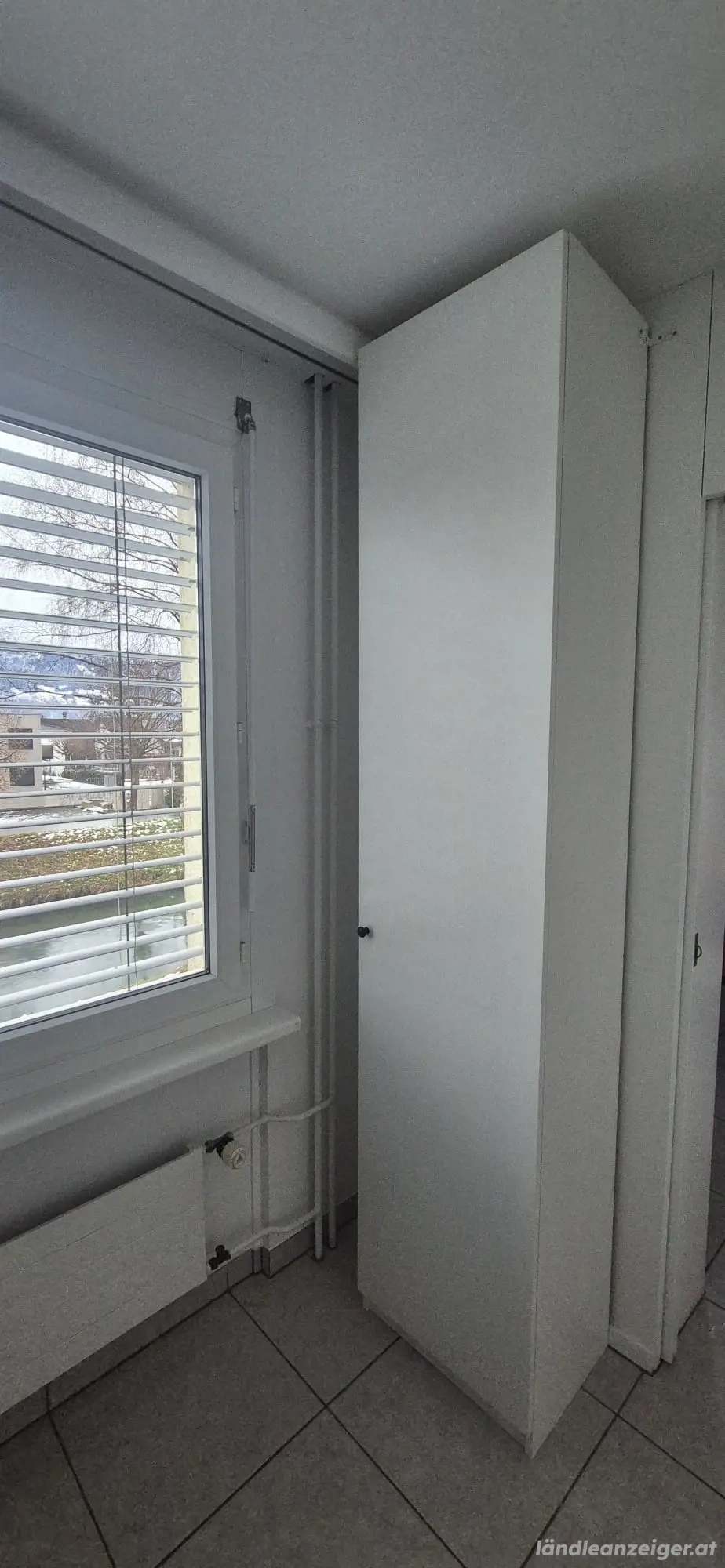 Schmaler Hochschrank 