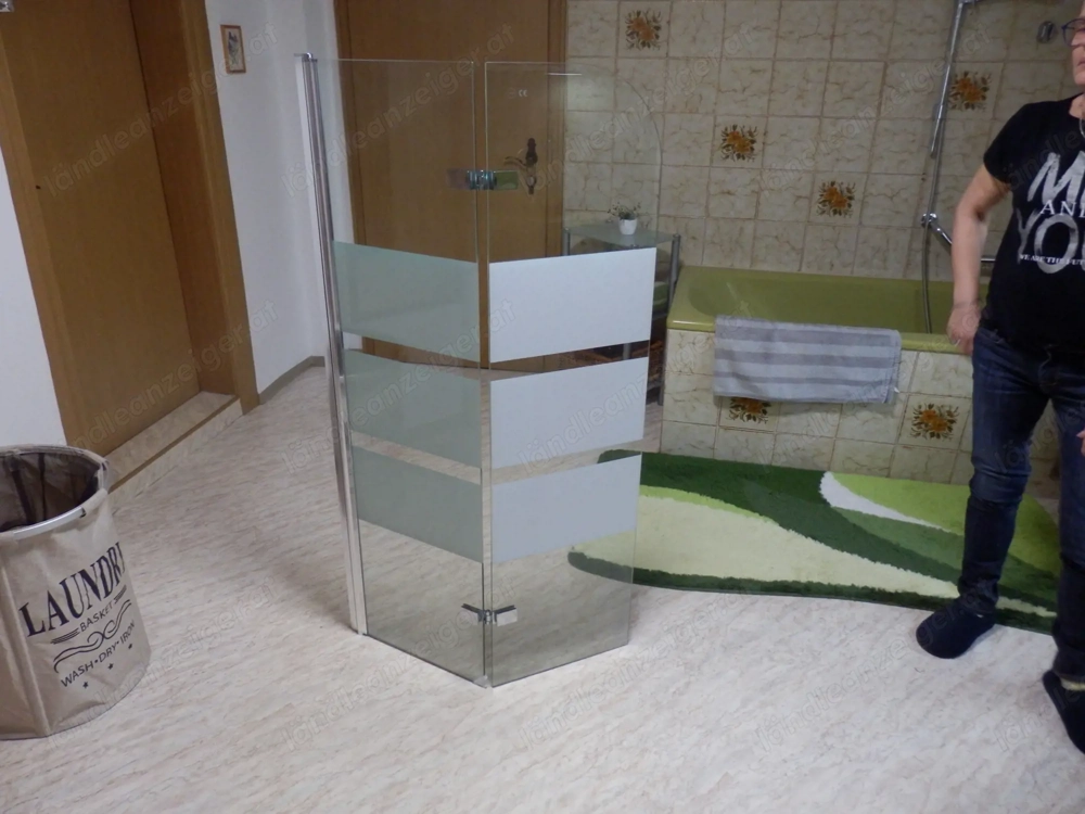 Duschtrennwand für Badewanne