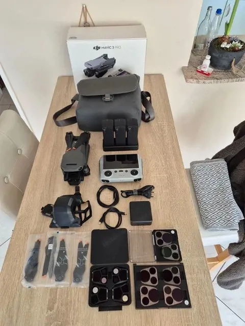DJI Mavic 3 Pro Fly More Combo +ND & POL Fiter+ Lekufee Koffer   Sehr gut