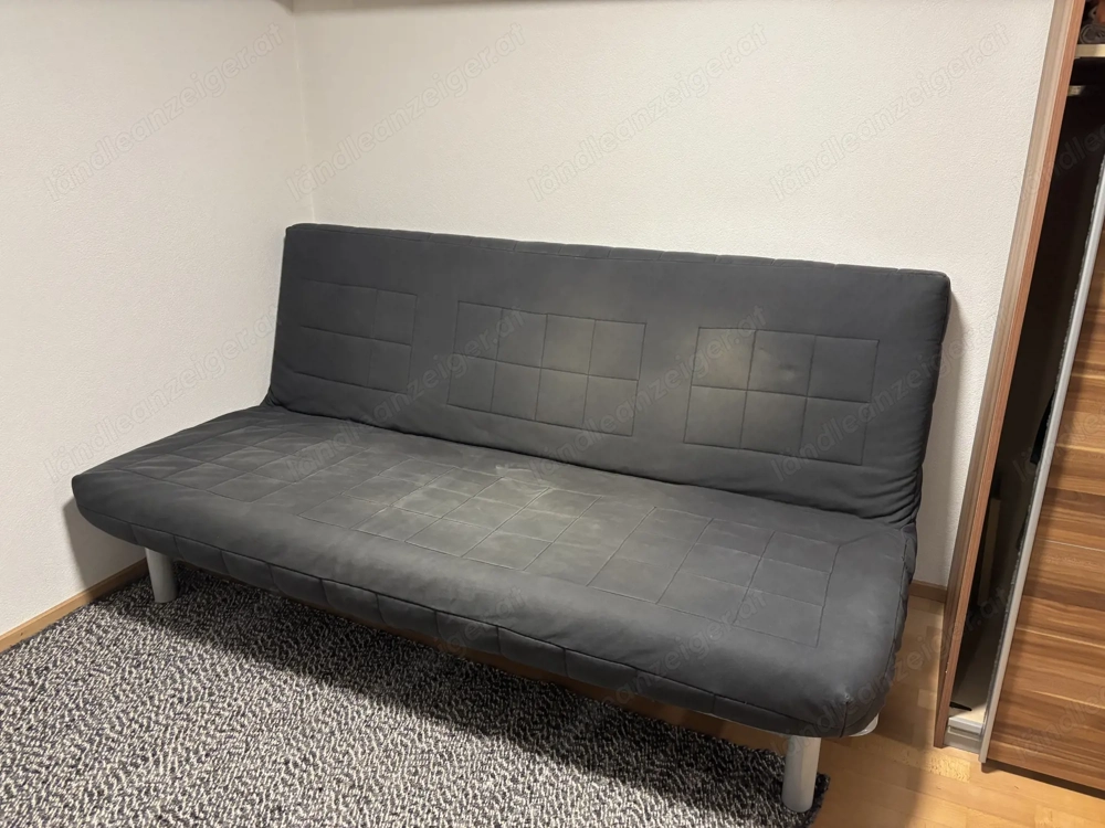 Aufklappbare Schlafcouch zu verschenken