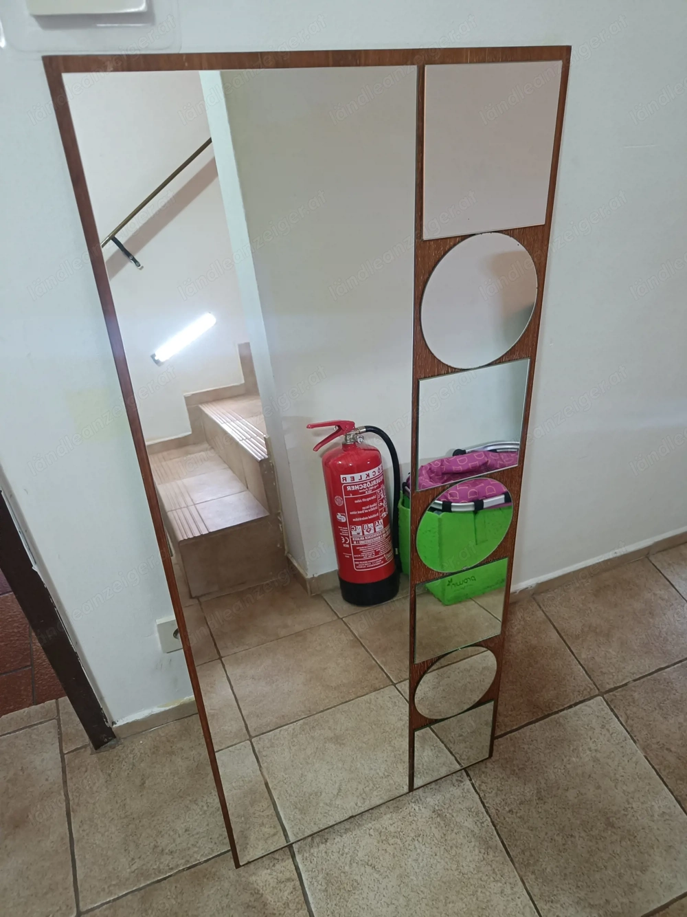 Spiegel...............