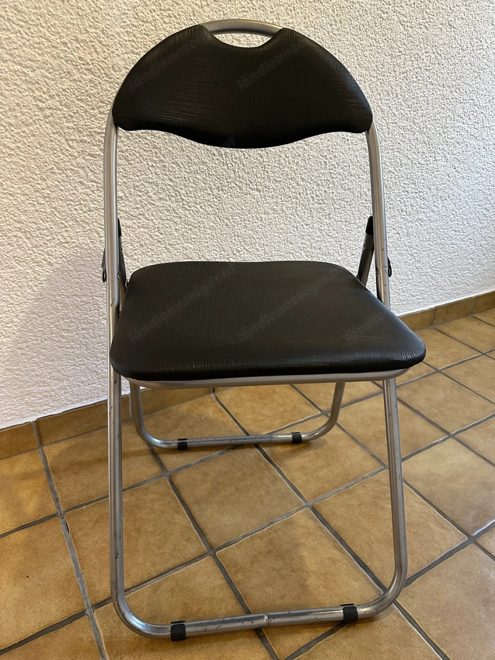 Bequemer Klappsessel aus Metall - Schwarz | stabil, kompakt & platzsparend