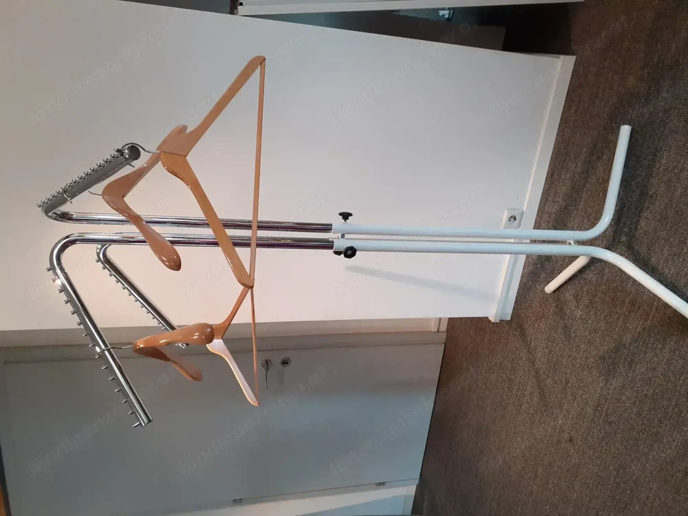 Kleiderständer mit 3 Armen verstellbar drehbar