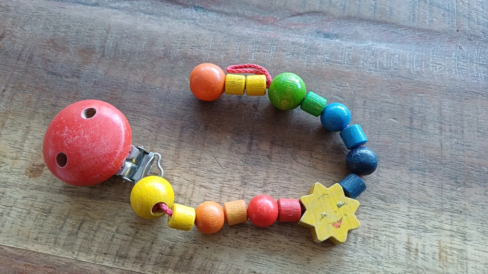 Schnullerkette aus Holz