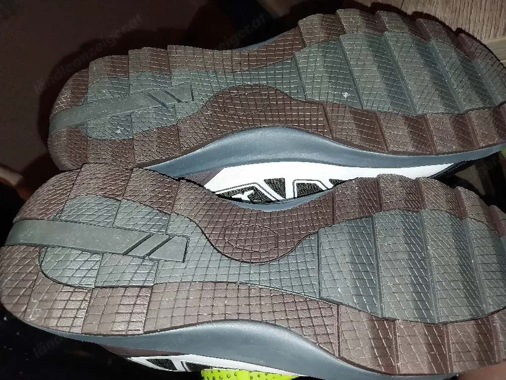 Sicherheitshalbschuhe (Engelbert Strauss)