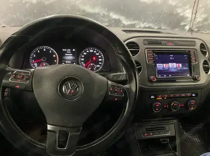 Volkswagen Tiguan LOUNGE Sport mit AHK 1,4 l TSI (125 PS) 6-Gang