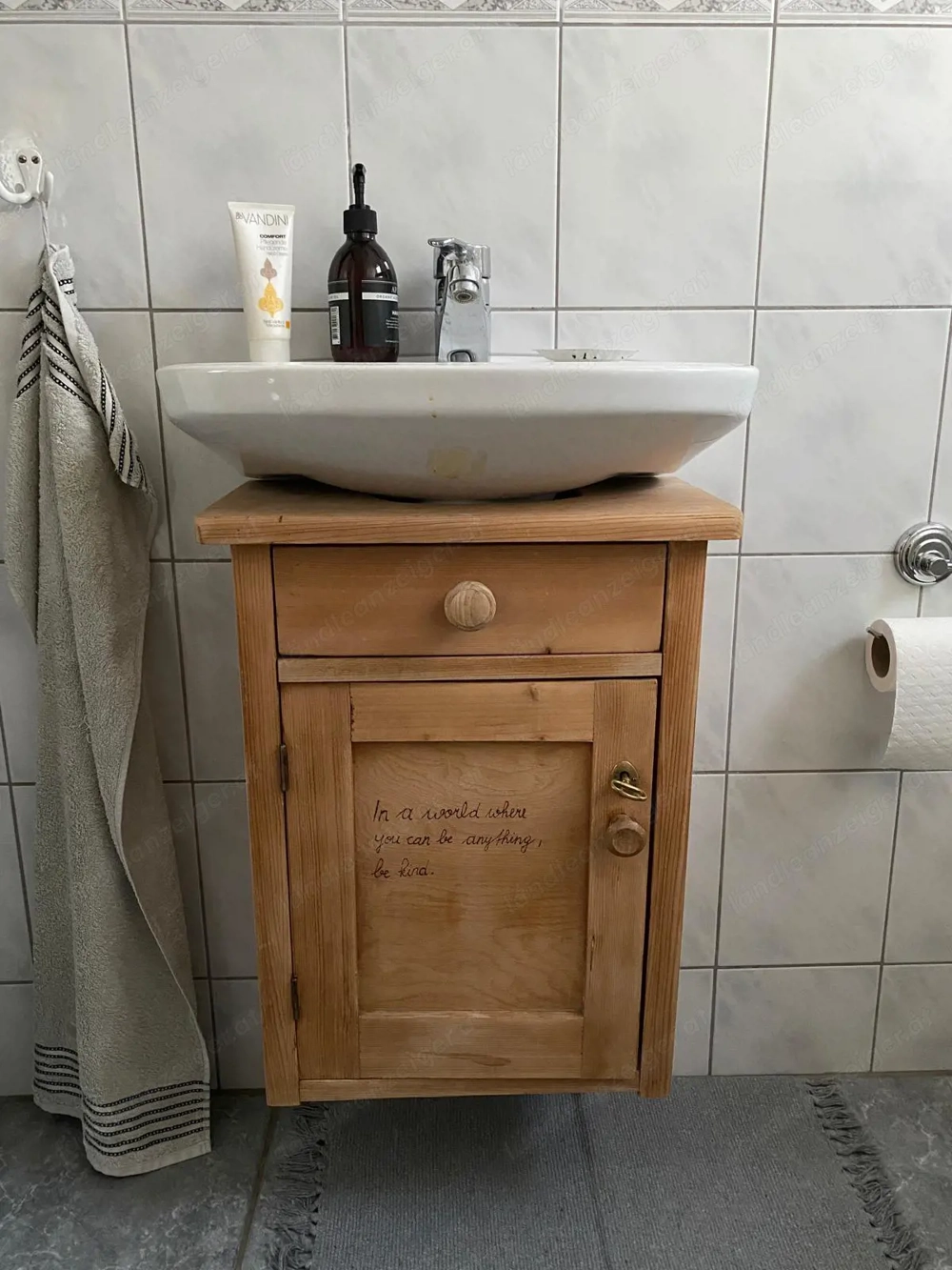 Waschbecken mit Unterschrank 