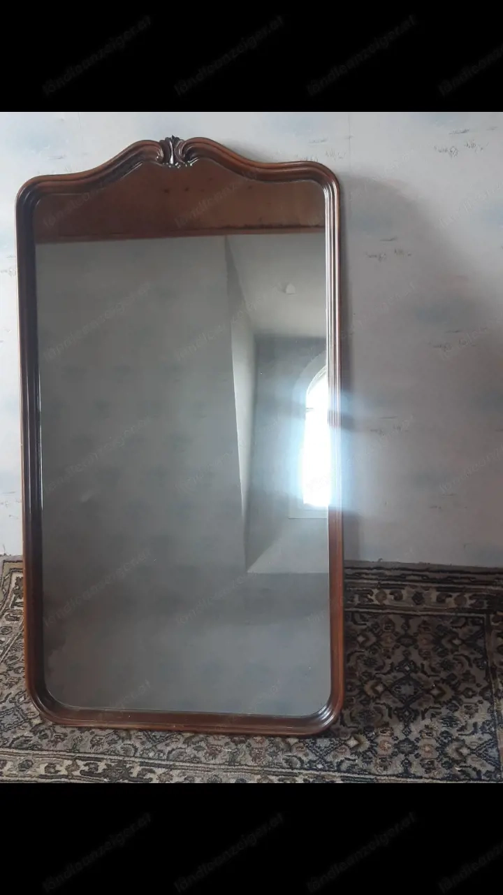 Spiegel mit Holzrahmen alt